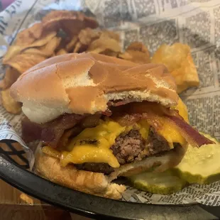 The Packard, this is a 1/3 pounder, cheddar, bacon....heaven. Bbq sauce on the side.