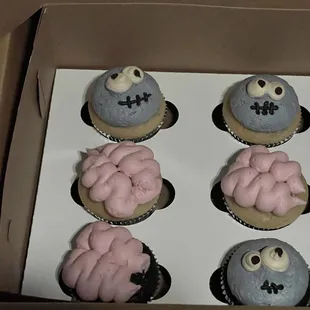 Halloweenie event, got me cupcakes from the amazing CupKate! Braaaains and zombies!