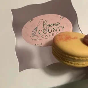 Mango macaroon.