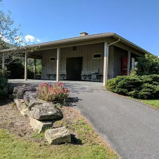 On-course facilities include restrooms, drink machine, and replacement divot mix.