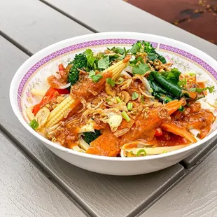 Spicy Satay Noodles with Veggies