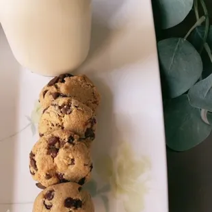 Peanut Butter Chocolate Chip Cookies with no gluten, vegan from @Booskiescookies