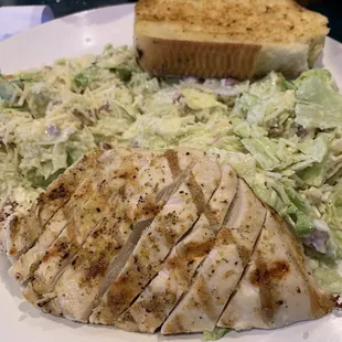 Bootleggers House salad with grilled chicken