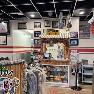 Fun vibes! Perfect way to start your Hawaii adventure/day