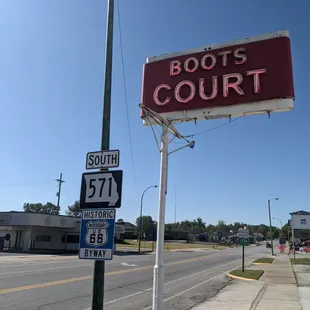 Boots Court Motel, Carthage