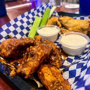 a tray of fried wings