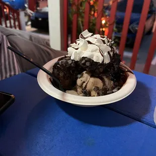 Warm hot fudge brownie sundae w/chocolate ice cream