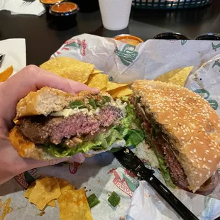 Have you ever seen a more perfectly cooked medium burger?!!!