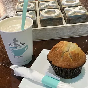 Toasted marshmallow latte + blue berry muffin