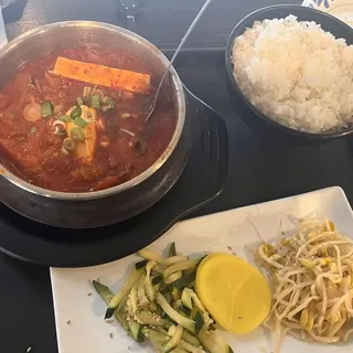 Kimchi Jjigae