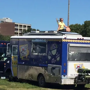 Fixing the food of the truck. Thanks mom