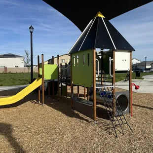 Play structure; slide &amp; tunnel