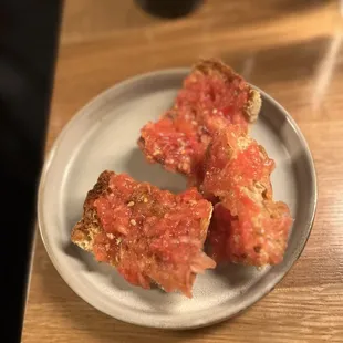 Pan con Tomate (toasted bread rubbed with tomato, garlic, olive oil)
