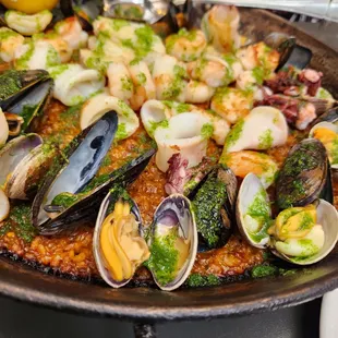 Seafood paella
