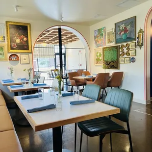 sushi and sashimi, interior