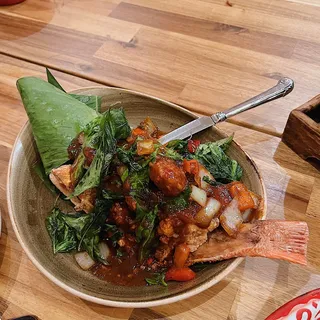 2. Crispy Red Snapper Garlic