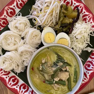 2. Green Curry (can not make it non spicy)