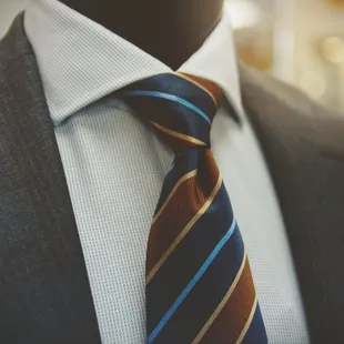 Hart Schaffner Marx fitted suit  with striped long tie