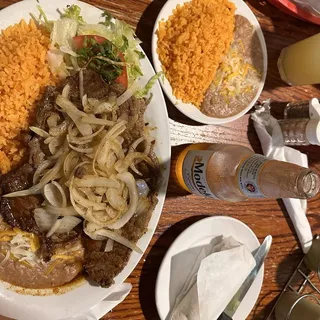 Bistec Encebollado