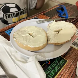 Bagel with cream cheese