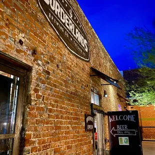 the entrance to borderlands brewing
