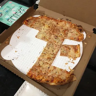 Blah. Disgrace to Chicago pizza. Sorry.