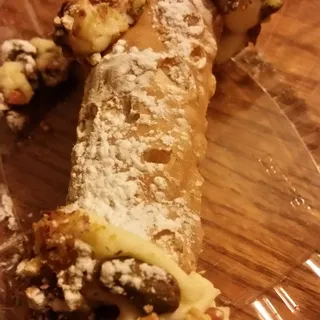 Pistachio Cannoli