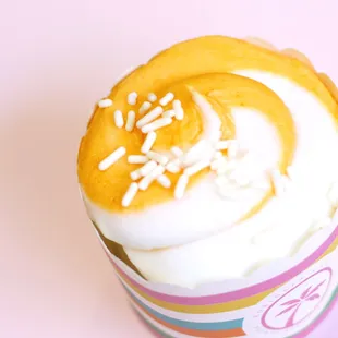 coco-parcha cupcake Passion Fruit