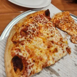 Cheese pizza