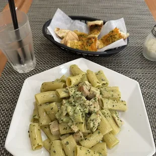 Pesto Rigatoni