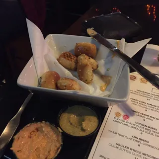 Garlic Pretzel Bites