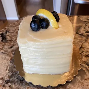 Blueberry &amp; lemon cake - best lemon cake EVER