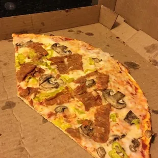 Great pizza, salad, pasta and bread!