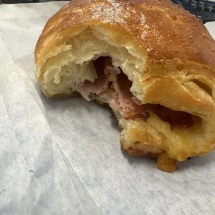 Ham &amp; Cheese Croissant (Flavor explosion!)