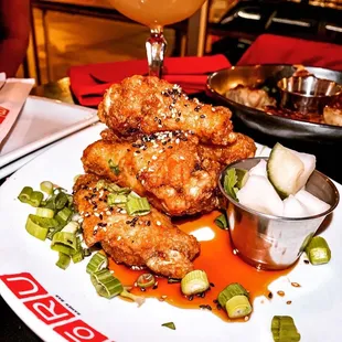 2x fried wings,  Bruce Lee