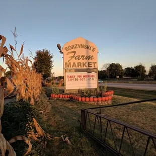 a sign for bory's farm and market