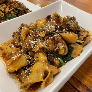 芋兒走地雞Taro with Range Free Chicken!! With bone and skin, totally yummy and authentic Chinese food