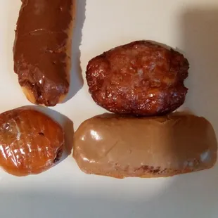 Bosa Donuts: jelly filled good, fritter good, the Long Johns were outstanding. The best!