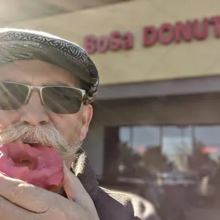 Lonny (aka @donutduster) with a cherry iced old fashioned from Bosa