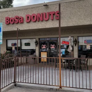 You know what it is fresh donuts from bosa yum!!!