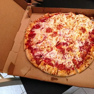 Large cheese w/ pepperoni (extra sauce/extra cheese)