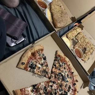 Large pizza (mushrooms &amp; black olives) , mushroom calzone &amp; cheesy garlic sticks