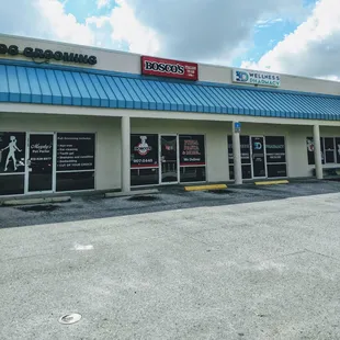 the outside of a restaurant