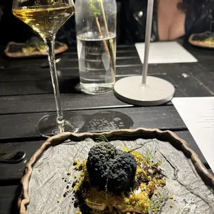 La trufa epoisses  Wild fennel, lemon, earl grey