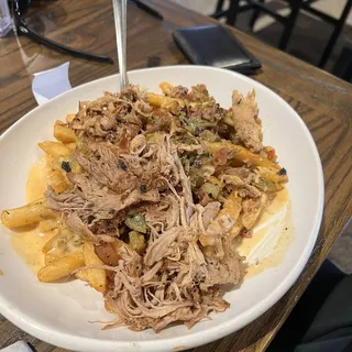 BACON-GREEN CHILE QUESO FRIES