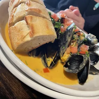 THAI-STYLE MUSSELS