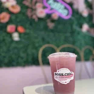 Strawberry fields with oat milk and vanilla