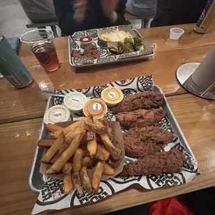 4 pac with fries and sauces: garlic Parmesan, gold, ranch and habanero ranch