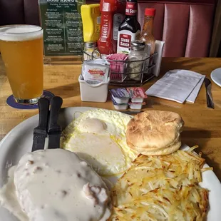 Chicken fried steak. Was good for bar food.