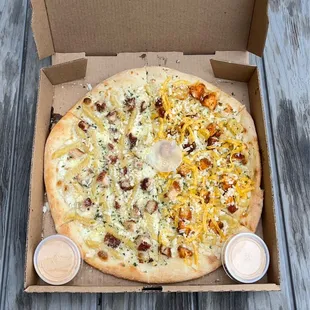 Half Chicken Alfredo Half Buffalo Mac N Cheese SO YUM